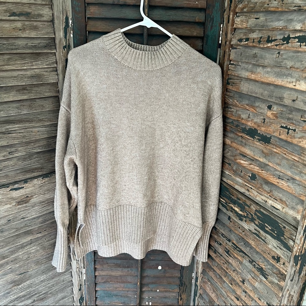 H&M Tan Medium Sweater